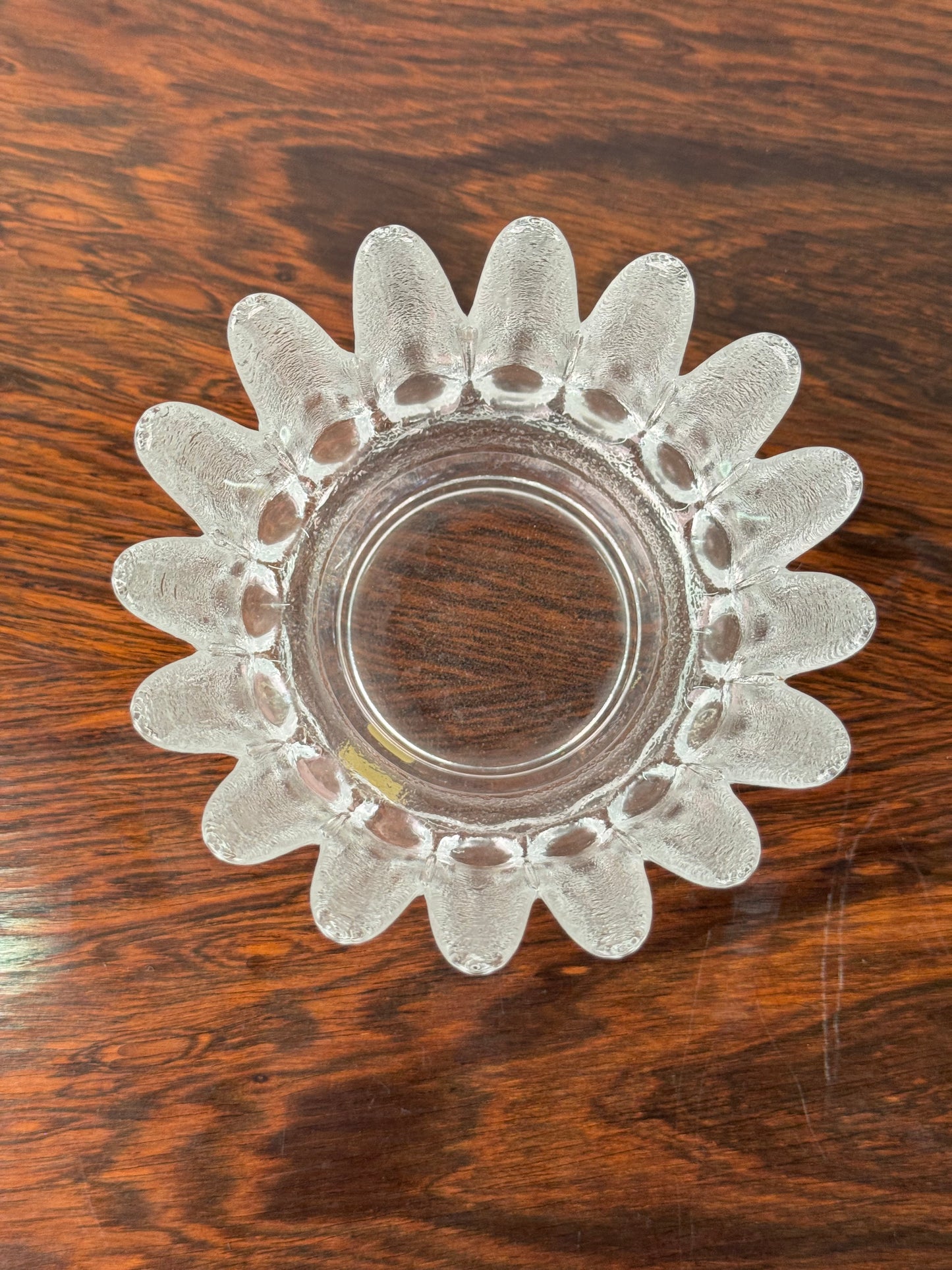 Daisy glass bowl for Aseda Sweden