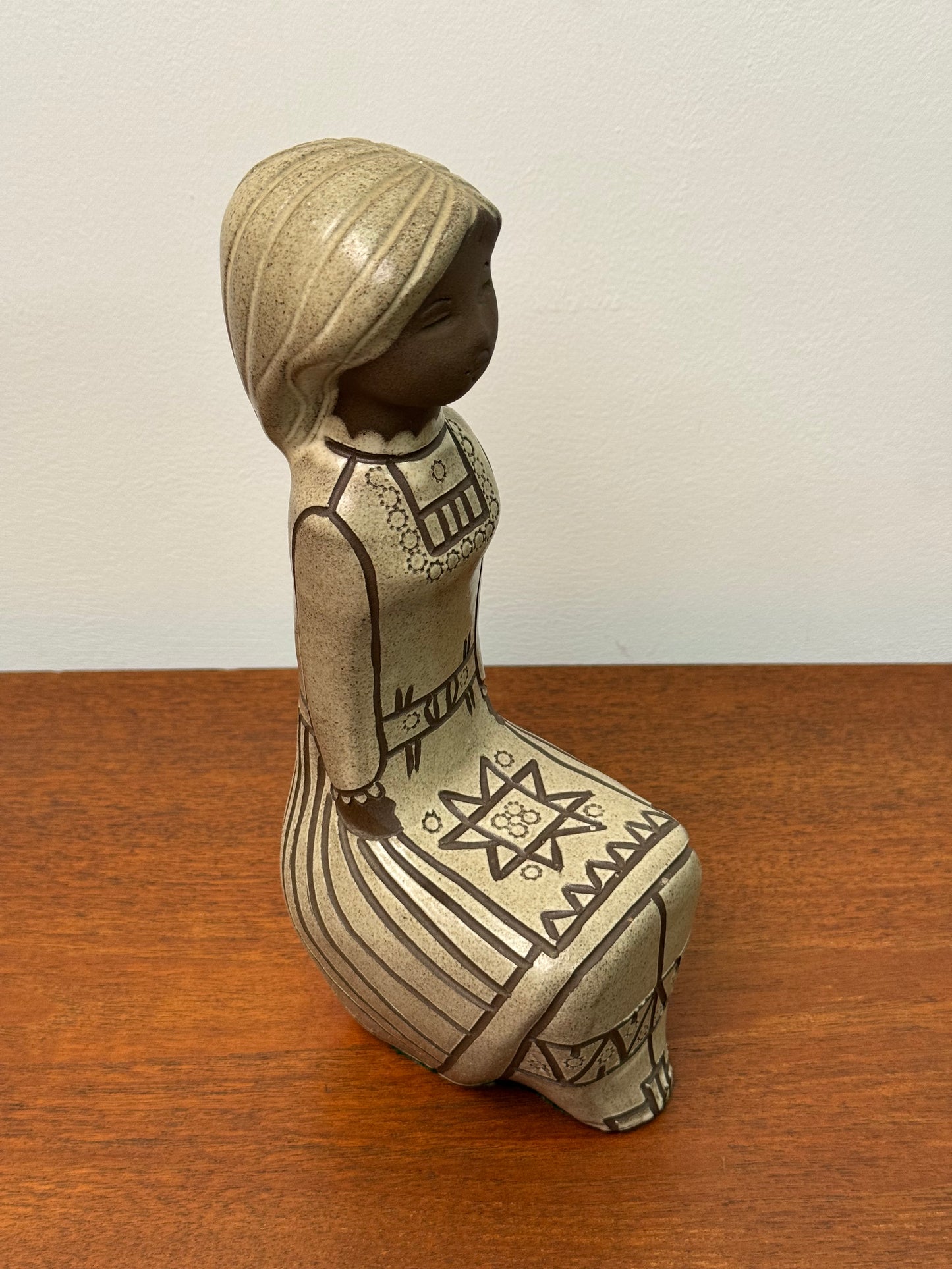 Seated girl by Tekt ceramics USSR 1970s