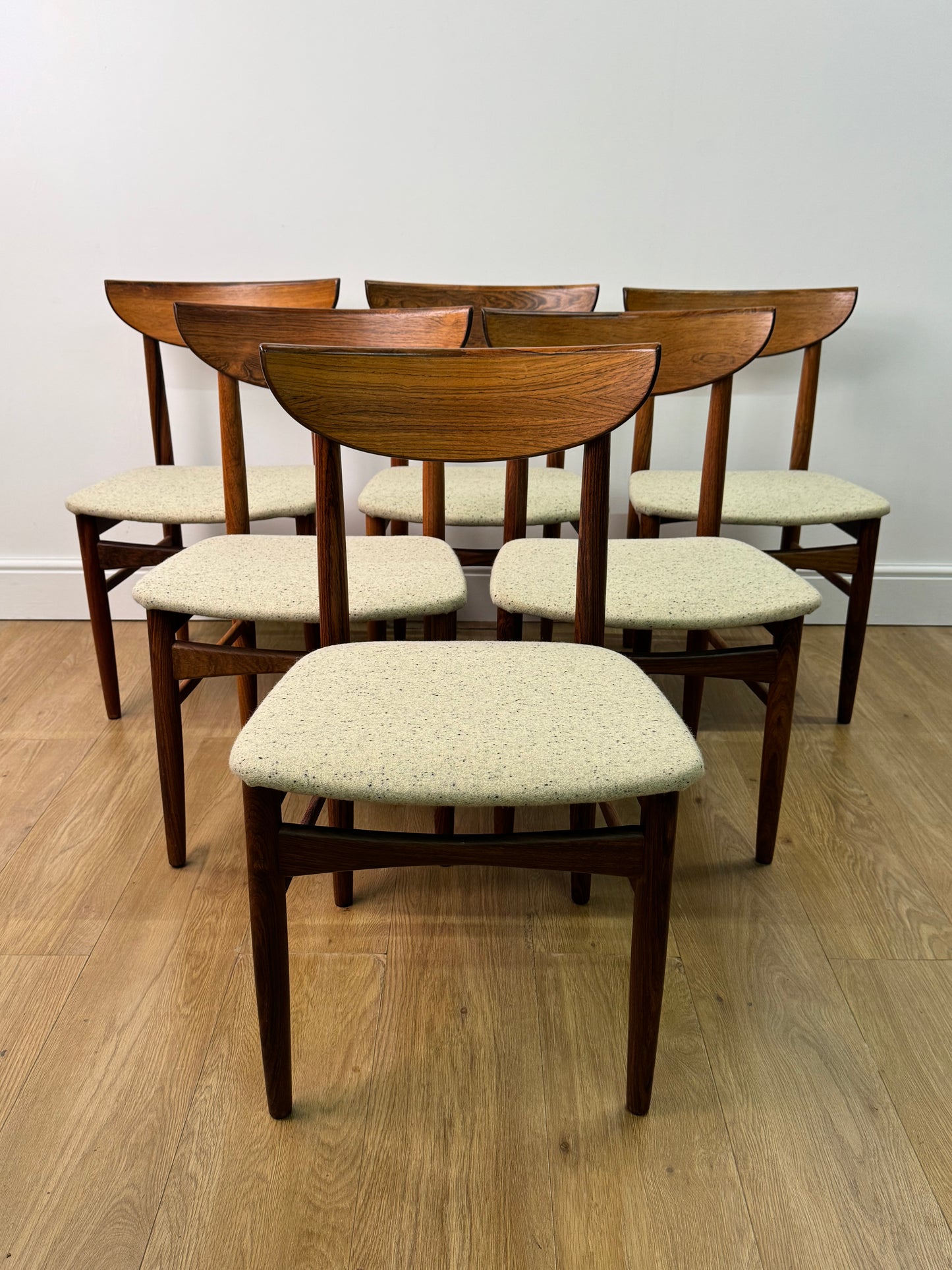 Set of 6 Rosewood dining chairs by Dyrlund Denmark
