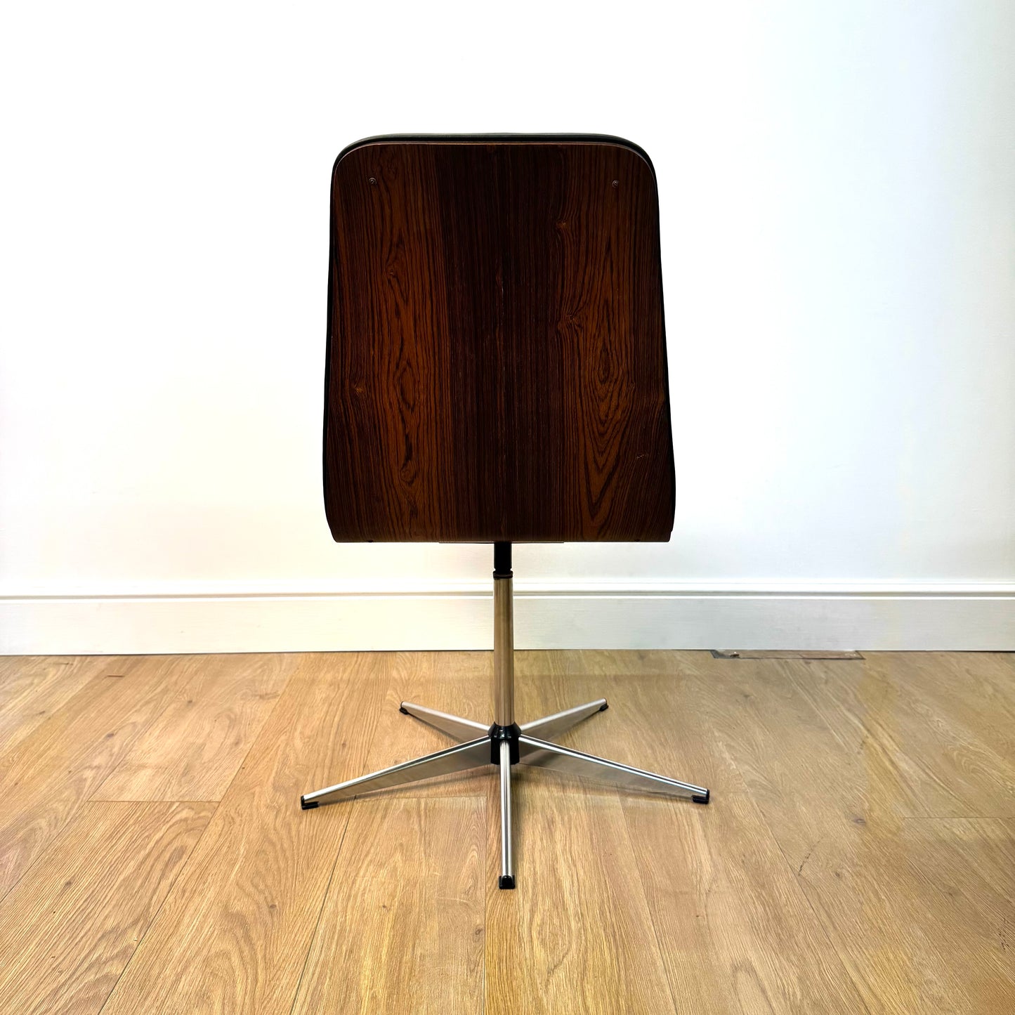 1960s Rosewood swivel chairs by Robert Heritage