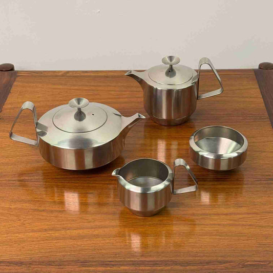 Alveston tea set by Robert Welch for Old hall
