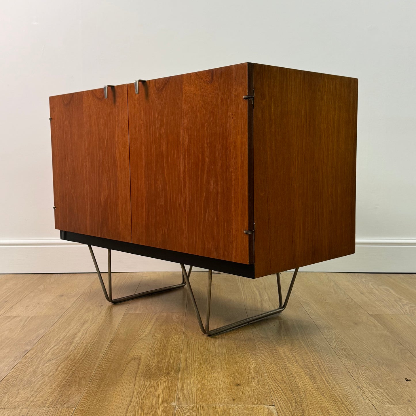 Short 2 door teak sideboard by John & Sylvia Reid for Stag