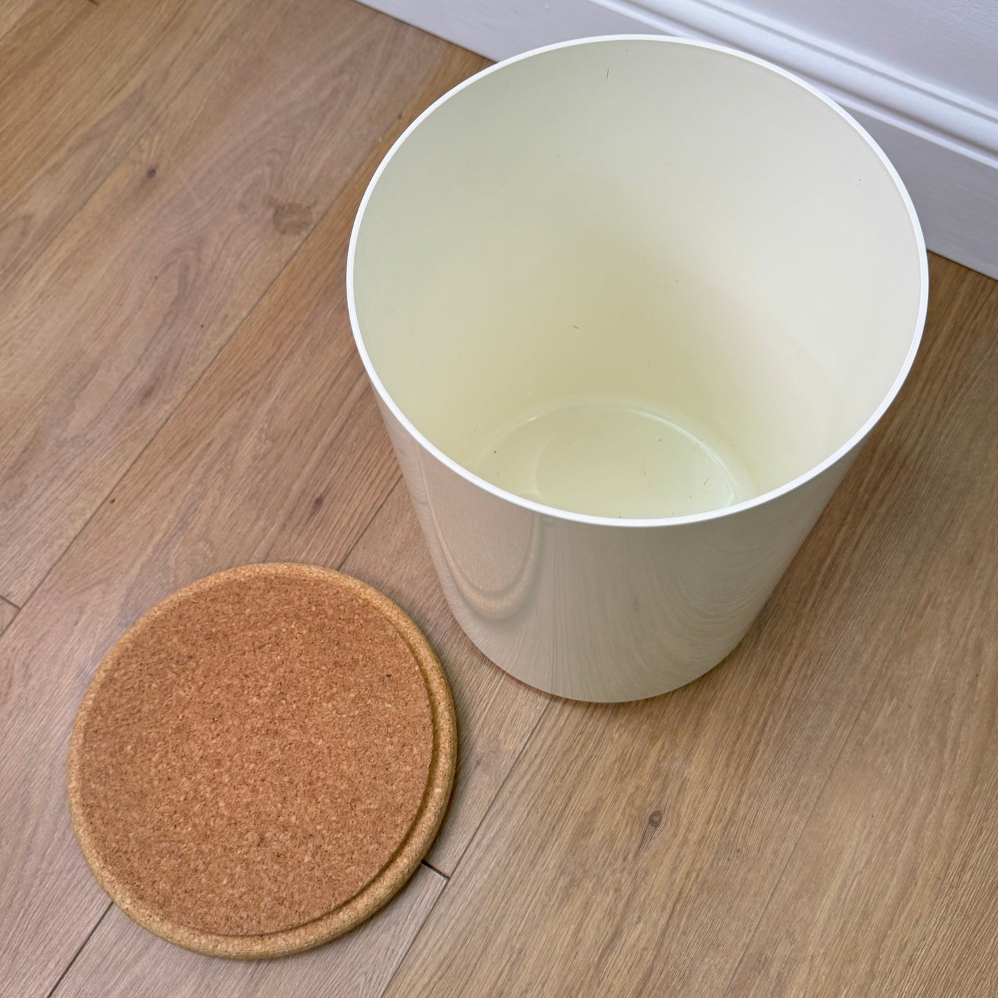 1970s laundry bin stool by Crayonne