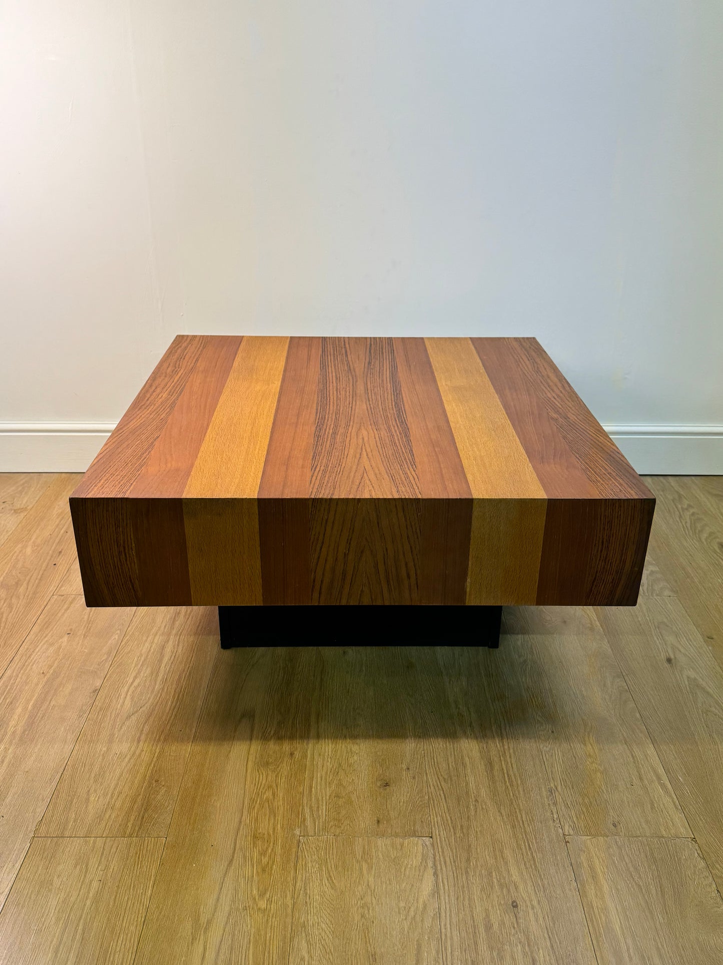 Rosewood coffee table by Dyrlund Denmark