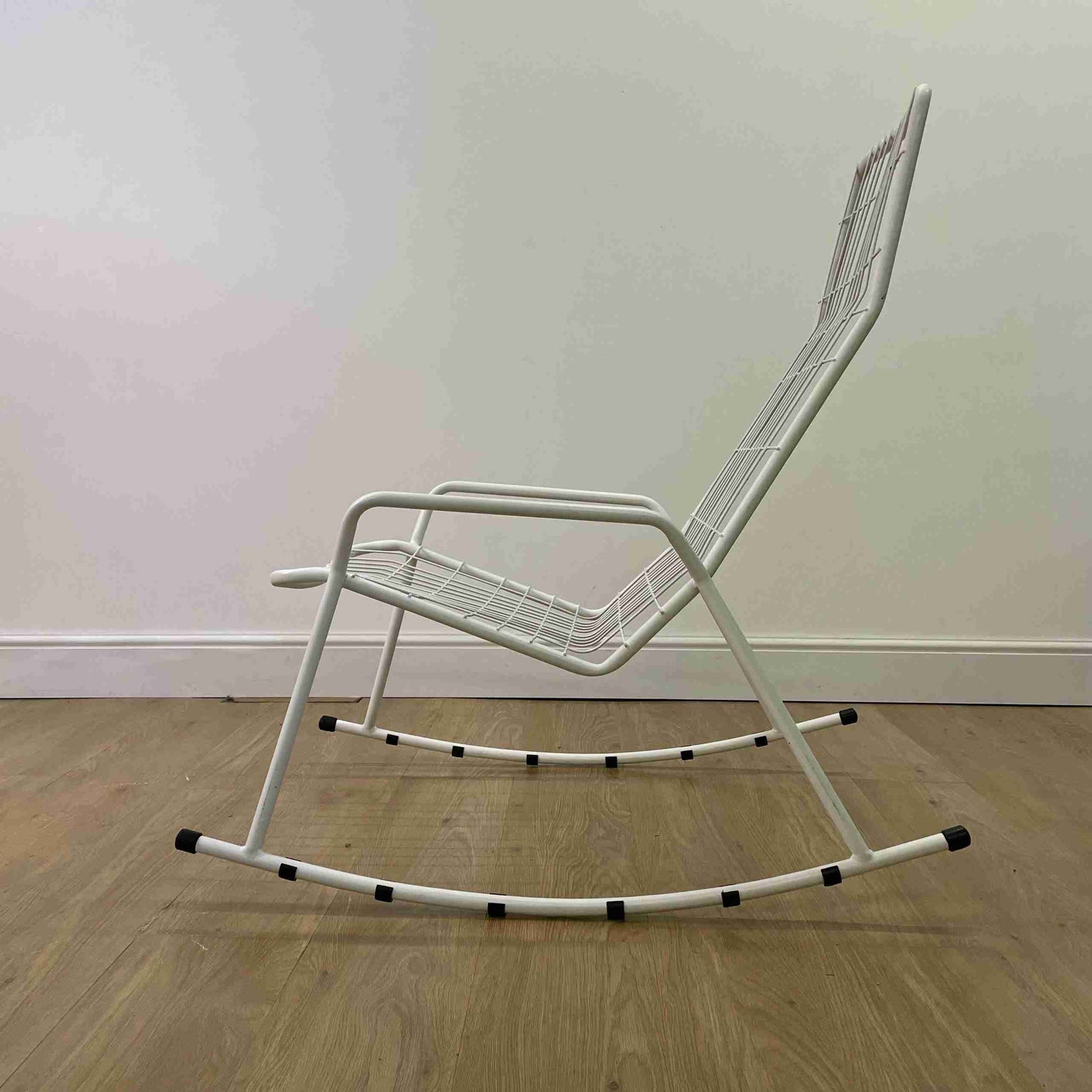 1960s white wire garden rocking chair lounger