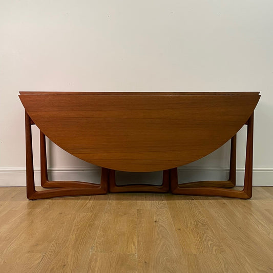 Drop leaf dining table by Peter Hvidt & Orla Mølgaard Nielsen