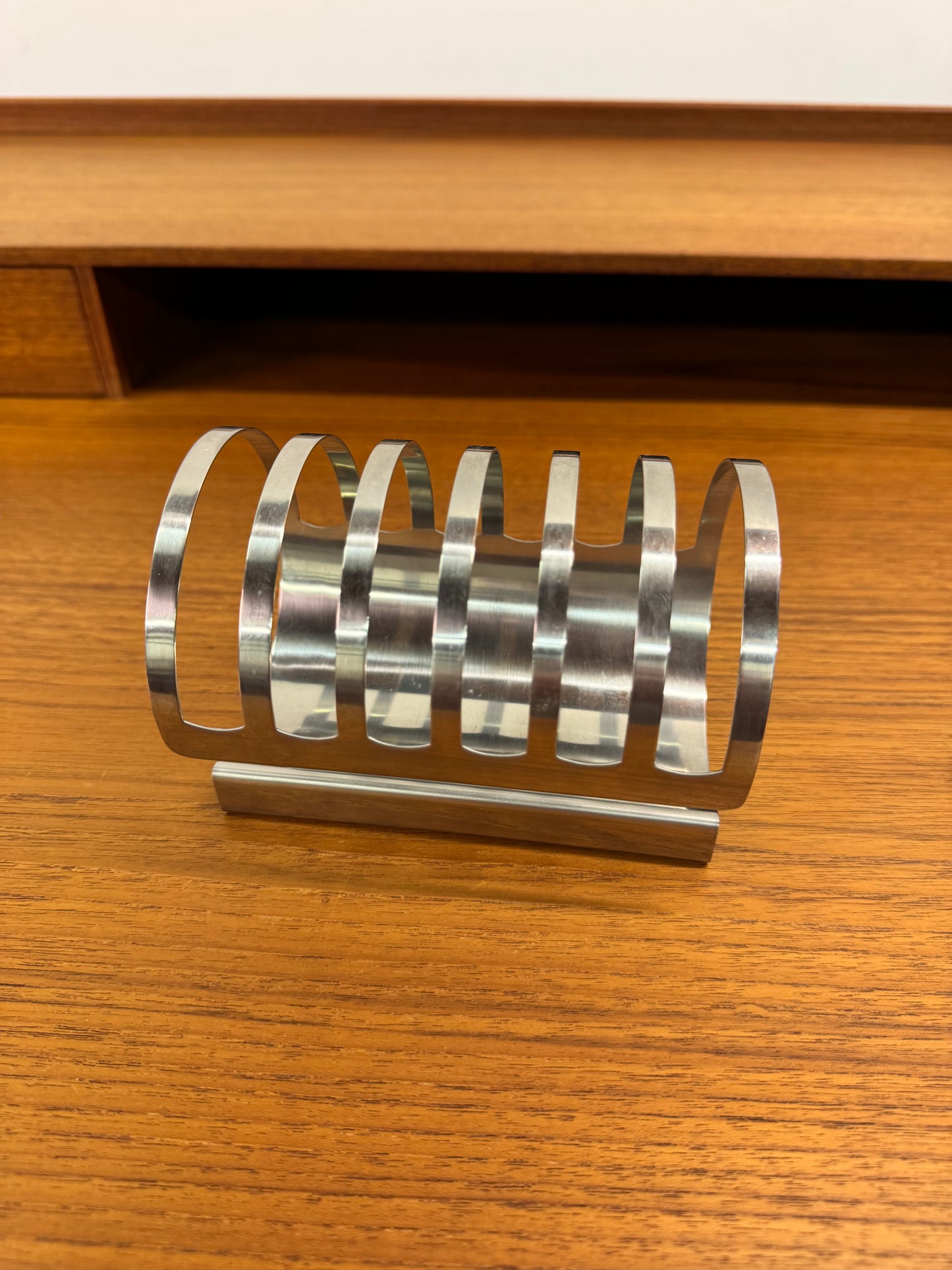 Pinnock toast rack for Nutbrown