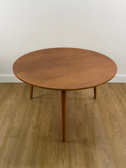 Heart dining table and chairs designed by Hans Wegner