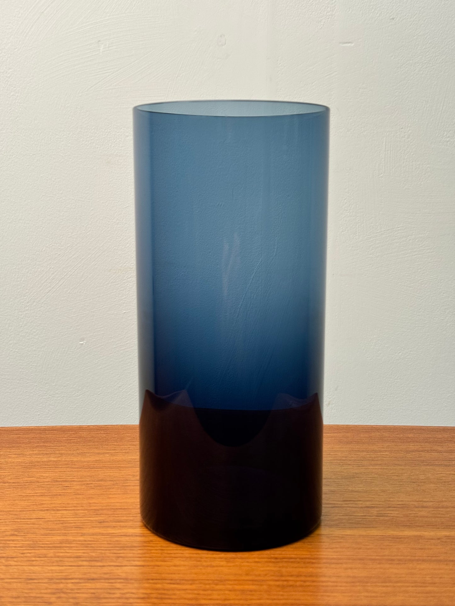 Smoked blue Spring vase designed by Kay Franck for Nuutajarvi Finland