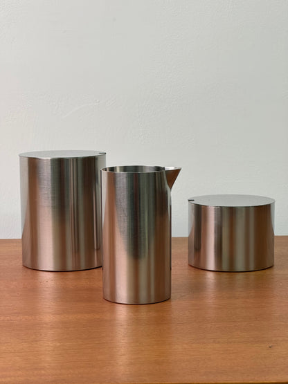 Cylinder line sugar and milk jug by Arne Jacobsen