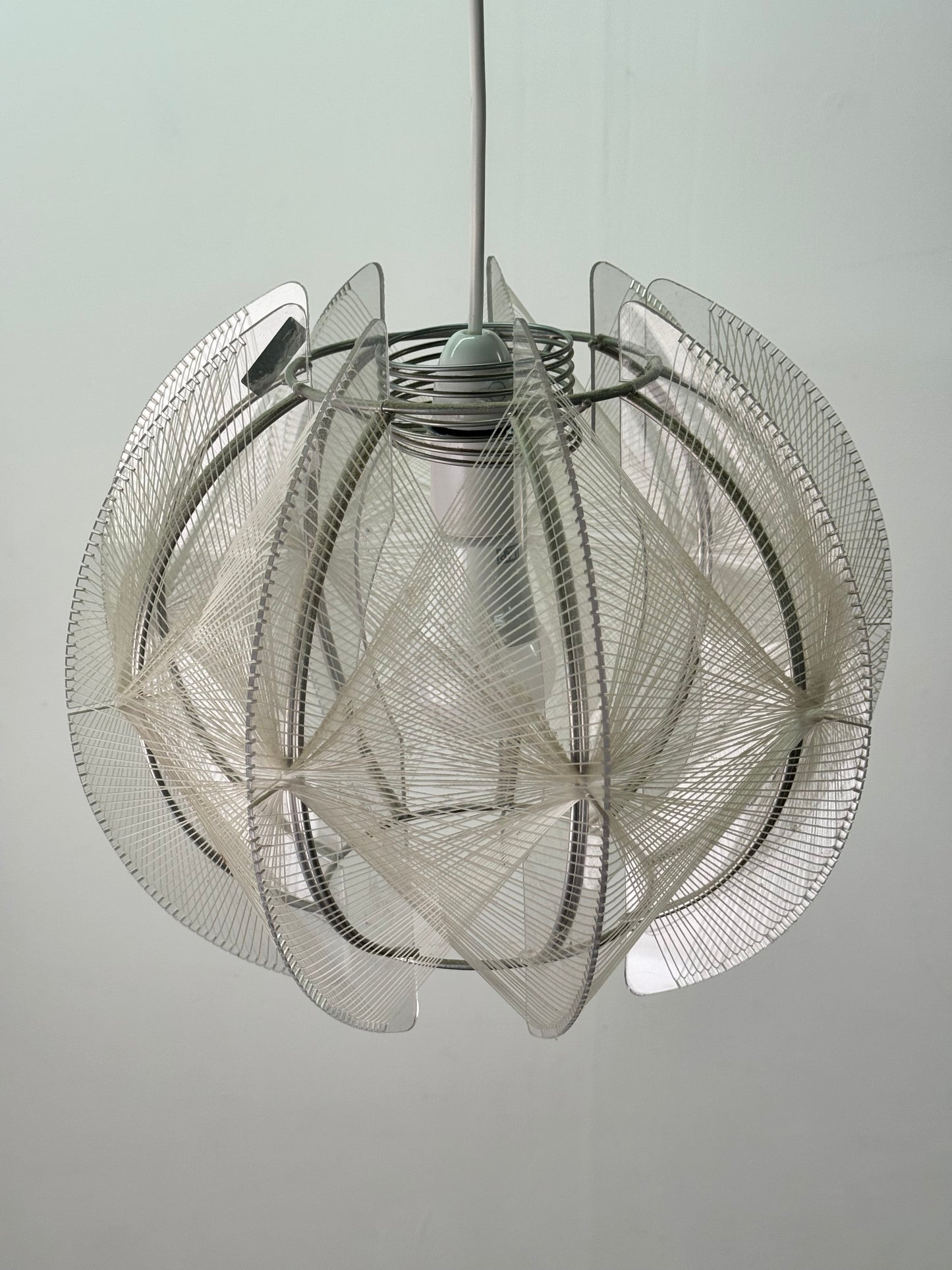 Round string light by Paul Secon