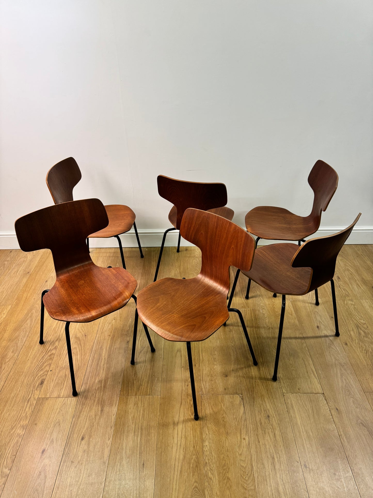 Set of 6 teak hammer chairs by Arne Jacobsen