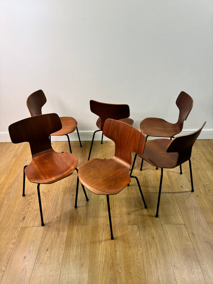Set of 6 teak hammer chairs by Arne Jacobsen