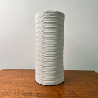 Contemporary porcelain table lamp