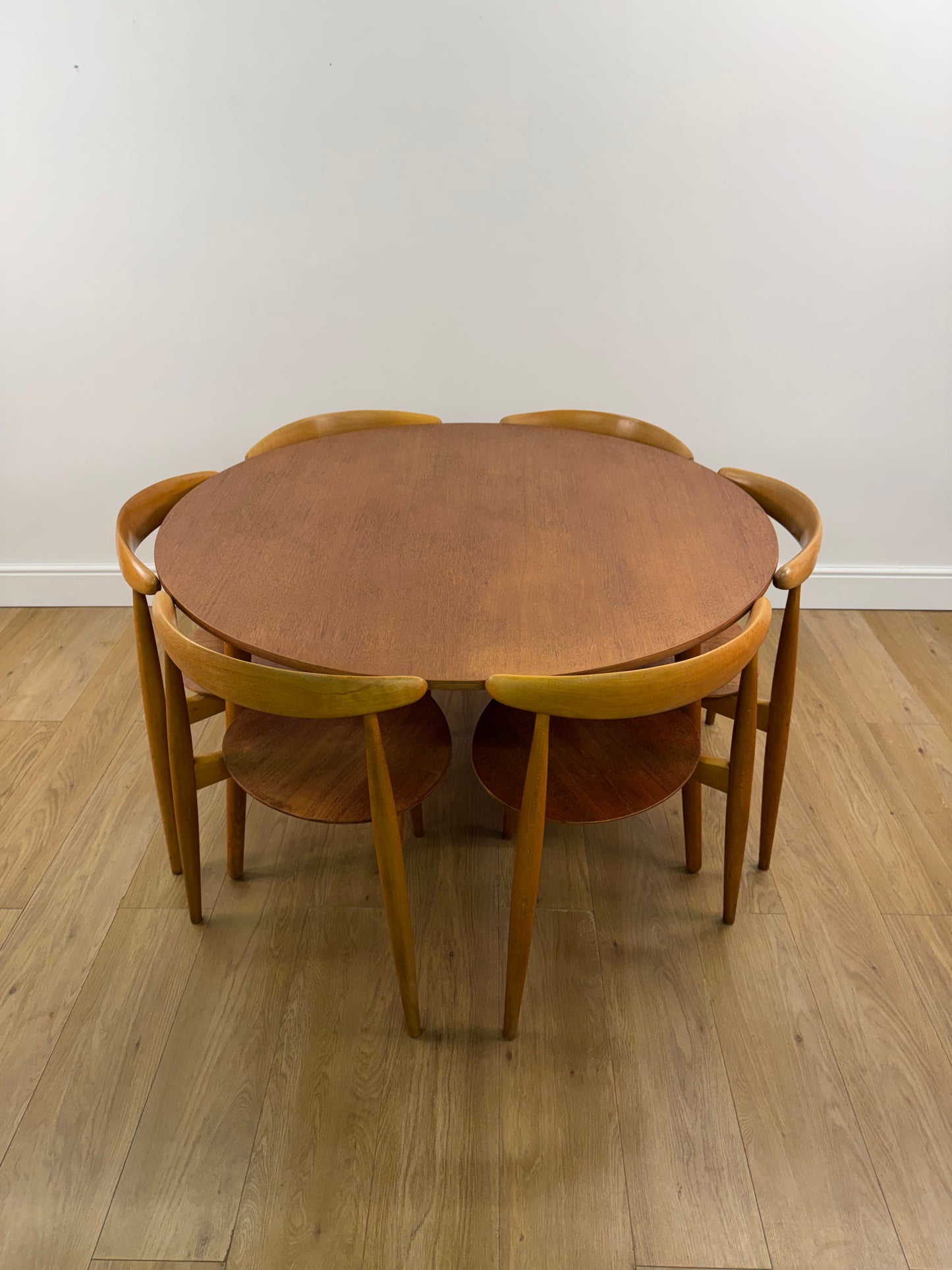 Heart dining table and chairs designed by Hans Wegner