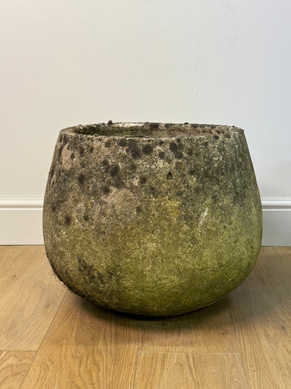 Pair of 1970s Brutalist rounded concrete planters