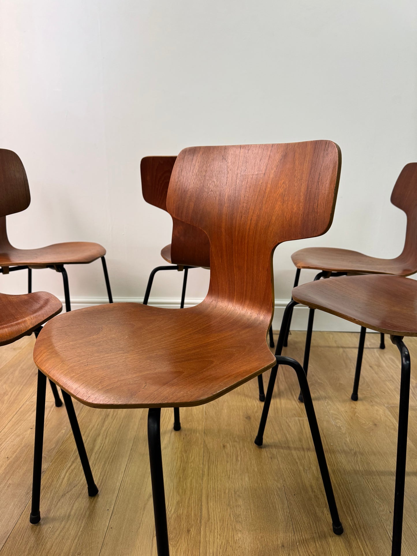 Set of 6 teak hammer chairs by Arne Jacobsen