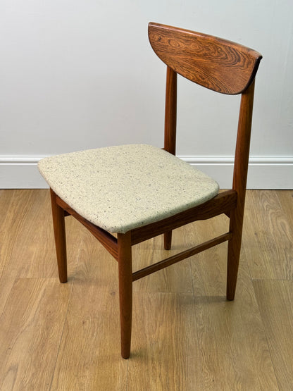 Set of 6 Rosewood dining chairs by Dyrlund Denmark