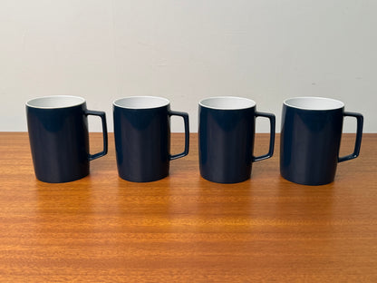 1970s navy blue Melaware picnic set