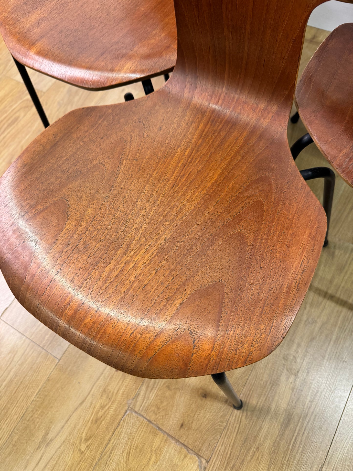 Set of 6 teak hammer chairs by Arne Jacobsen