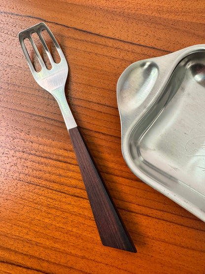 Stainless steel butter dish by Lundtofte