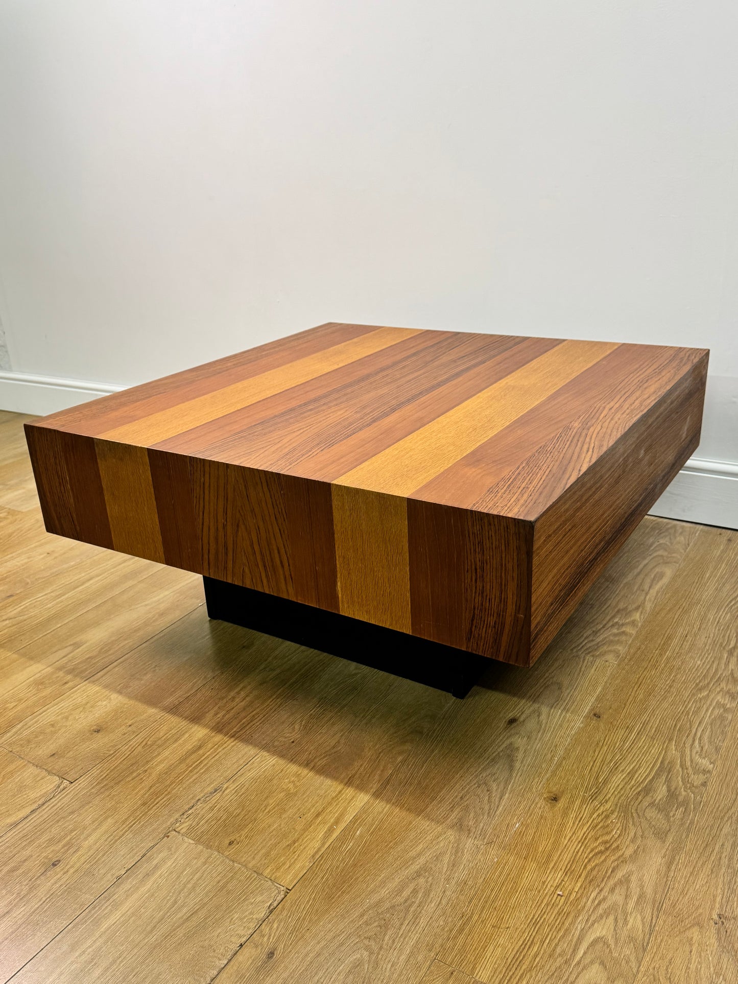 Rosewood coffee table by Dyrlund Denmark