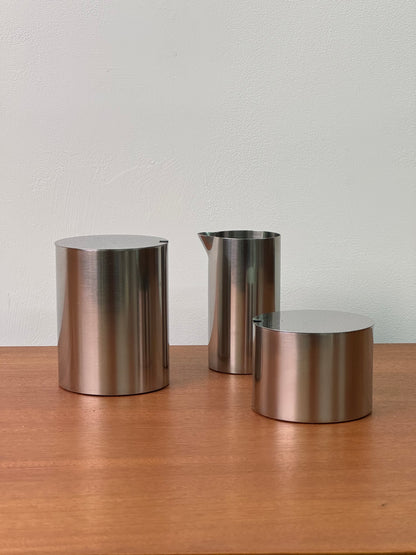 Cylinder line sugar and milk jug by Arne Jacobsen