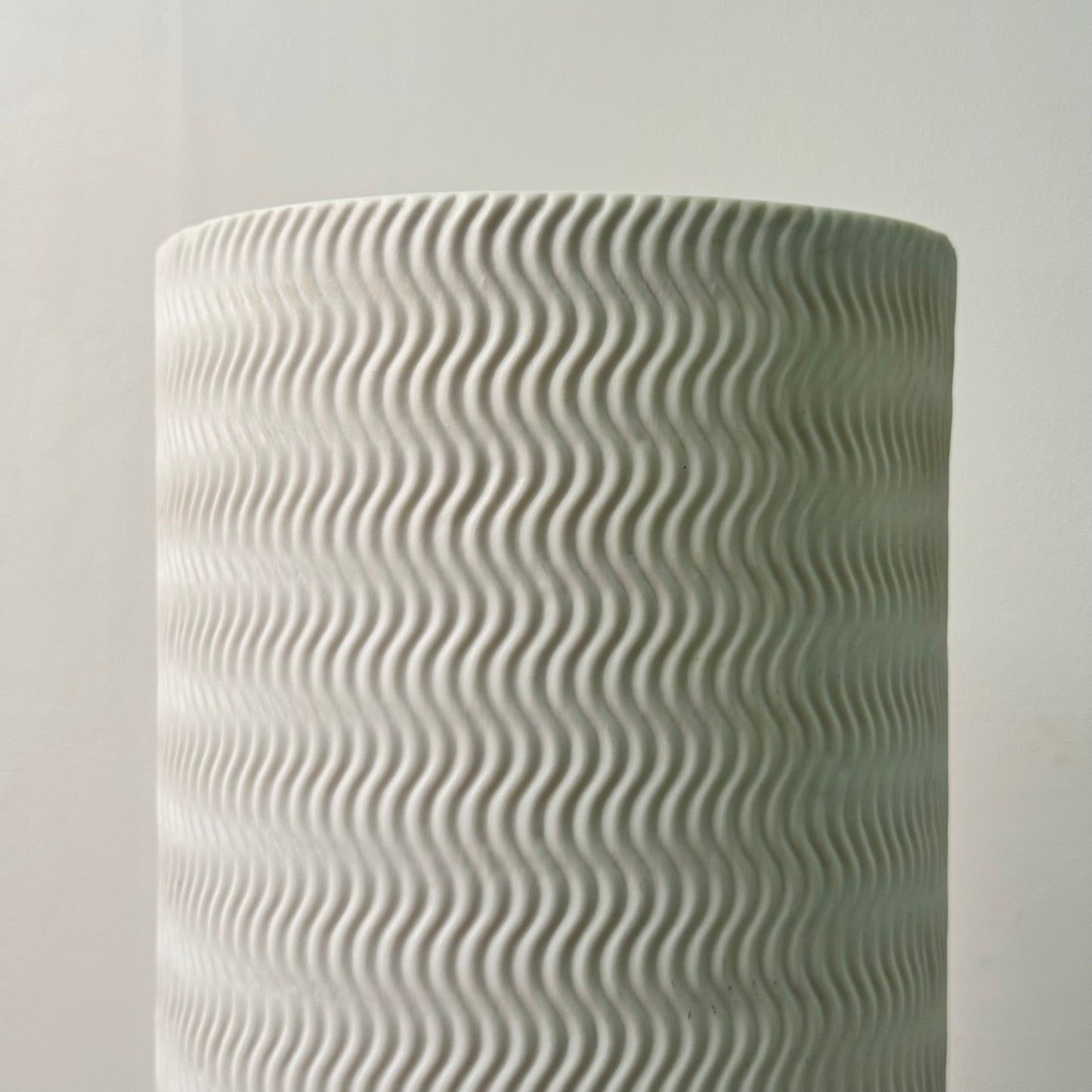 Contemporary porcelain table lamp