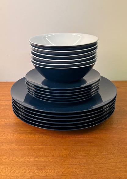 1970s navy blue Melaware picnic set