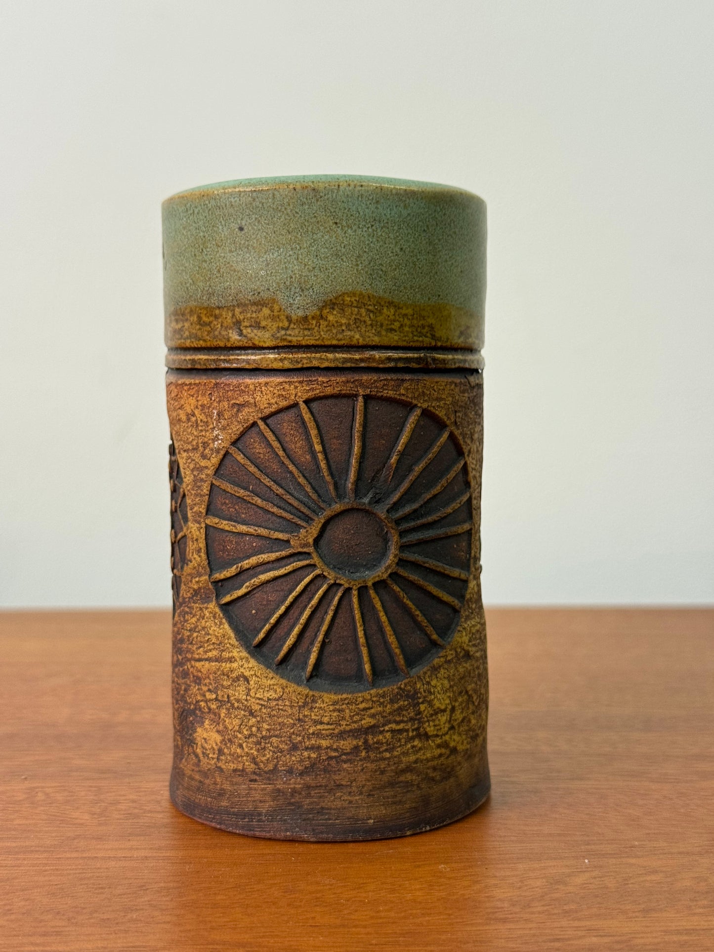 Studio pottery cylinder vase by Bob Dawe