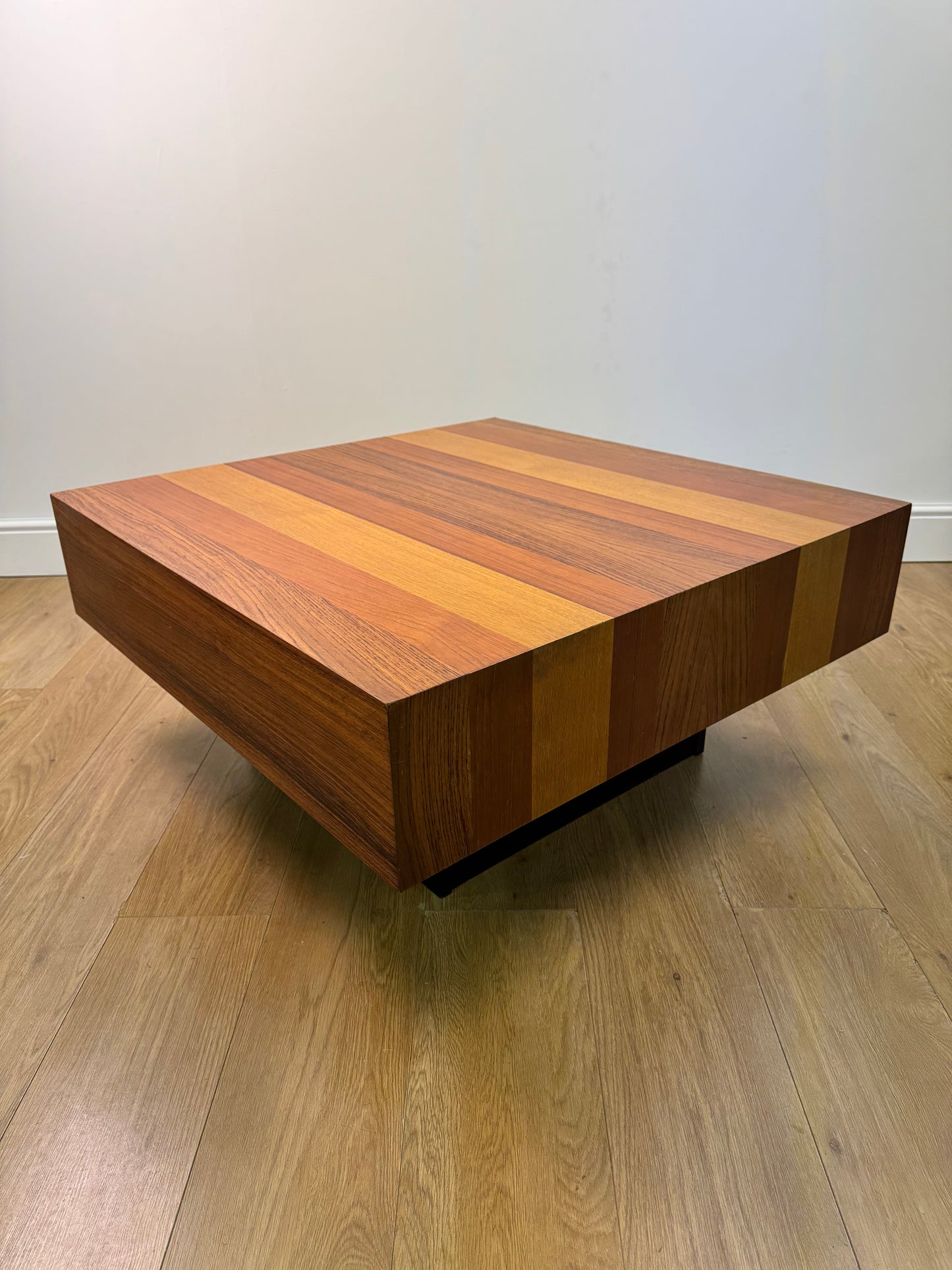 Rosewood coffee table by Dyrlund Denmark