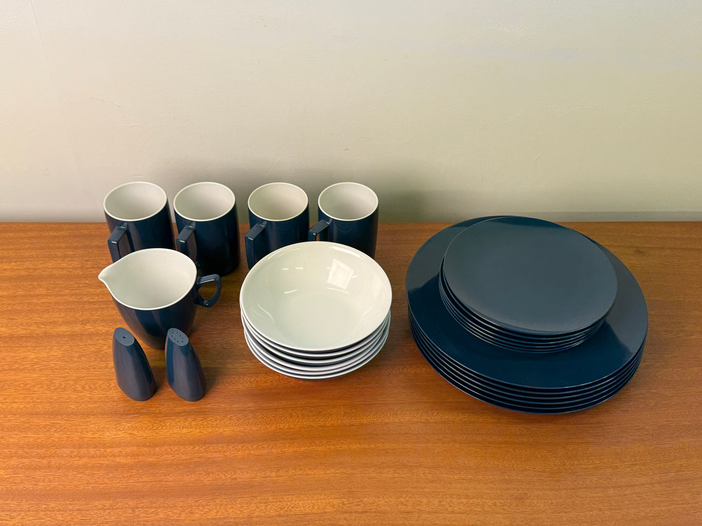 1970s navy blue Melaware picnic set
