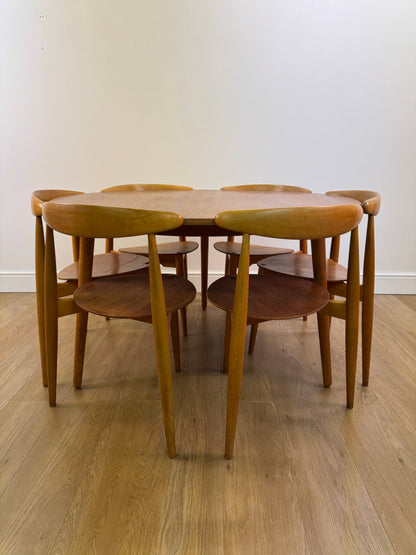 Heart dining table and chairs designed by Hans Wegner