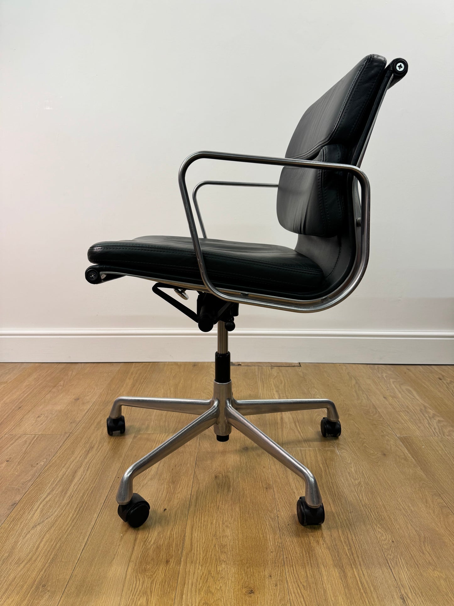 Soft pad chair by Charles Eames for Vitra