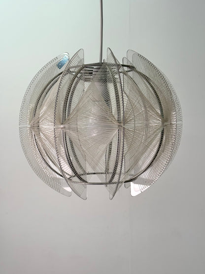 Round string light by Paul Secon