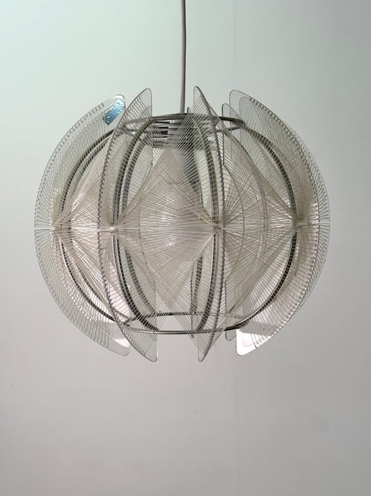 Round string light by Paul Secon