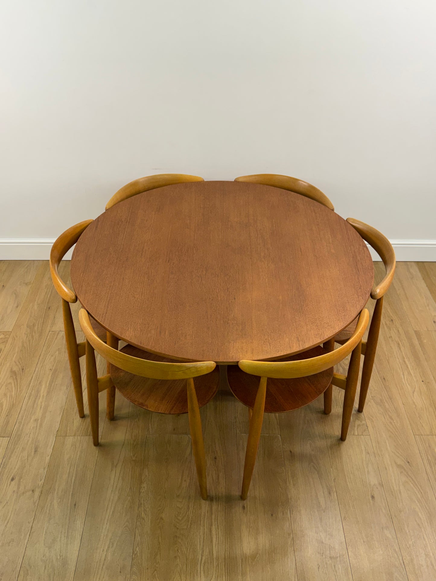 Heart dining table and chairs designed by Hans Wegner