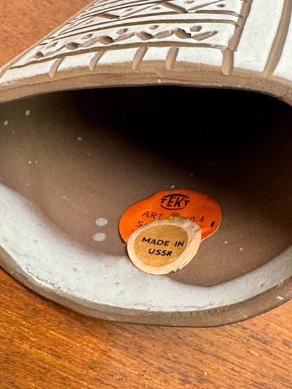 Standing girl by Tekt ceramics USSR 1970s