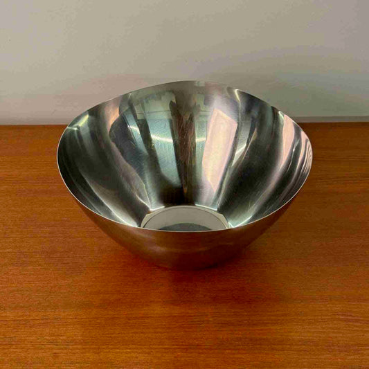 Stainless steel salad bowl by Oneida Continental