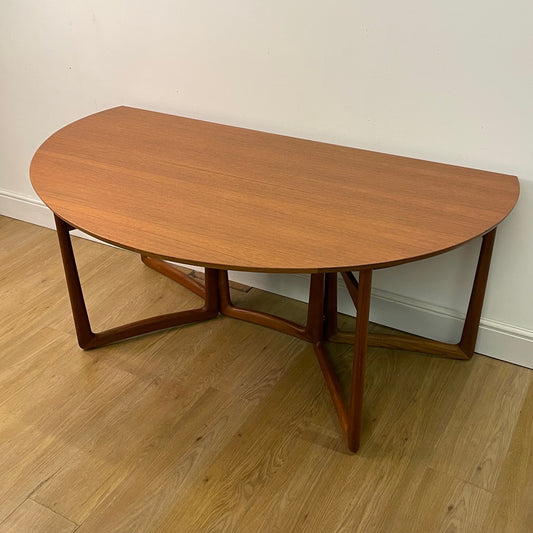 Drop leaf dining table by Peter Hvidt & Orla Mølgaard Nielsen